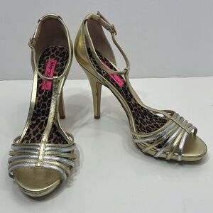 BETSEY JOHNSON shiny Gold and Silver pumps heels shoes women’s size 8.5